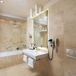 Ξενοδοχείο Golden Tulip Ana Dome 4*
