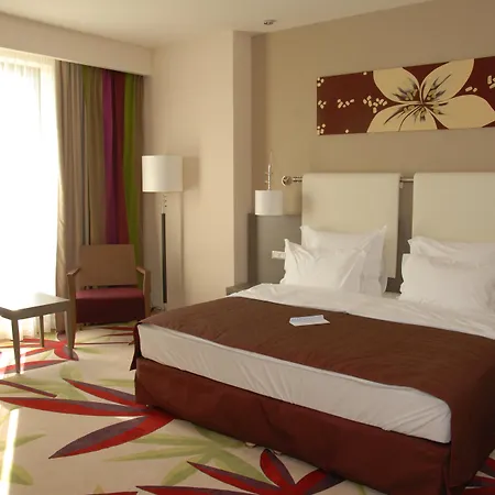 Szálloda Golden Tulip Ana Dome