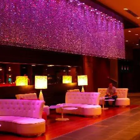 Golden Tulip Ana Dome