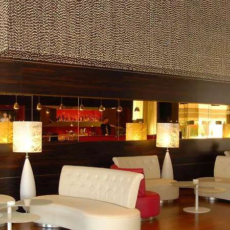金色郁金香安娜圆顶酒店 酒店 4*