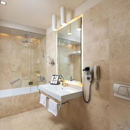 Golden Tulip Ana Dome Otel