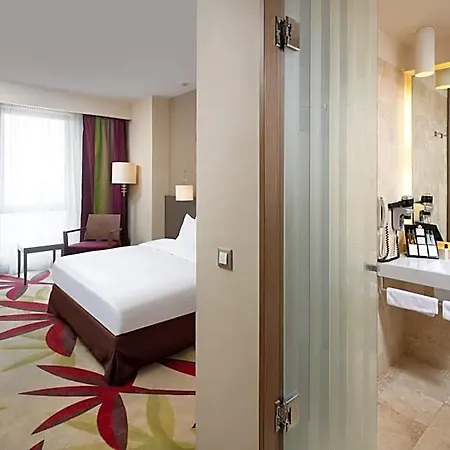 מלון Golden Tulip Ana Dome 4*