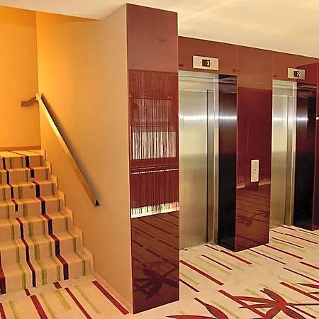 מלון Golden Tulip Ana Dome קלוז'-נאפוקה