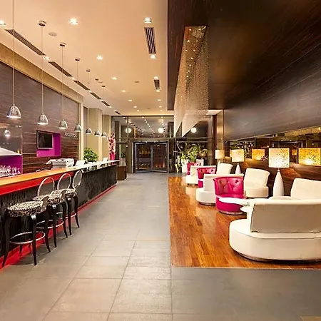 מלון Golden Tulip Ana Dome קלוז'-נאפוקה