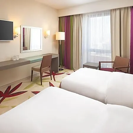 Golden Tulip Ana Dome מלון