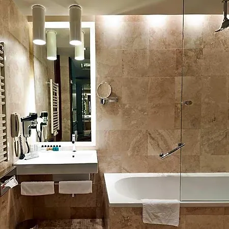 Golden Tulip Ana Dome 4* קלוז'-נאפוקה