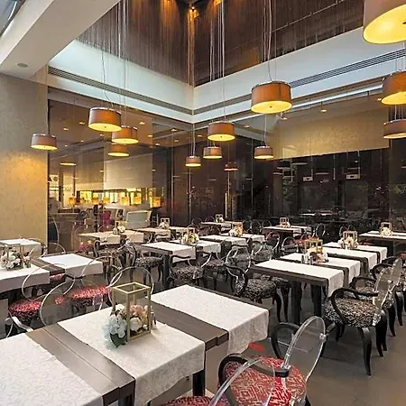 מלון Golden Tulip Ana Dome קלוז'-נאפוקה