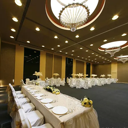 Hotel Golden Tulip Ana Dome