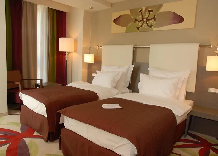 Golden Tulip Ana Dome Ξενοδοχείο 4*