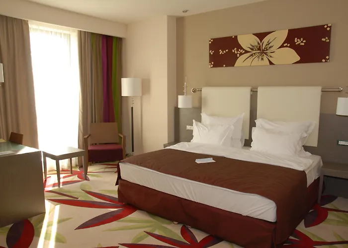 Otel Golden Tulip Ana Dome