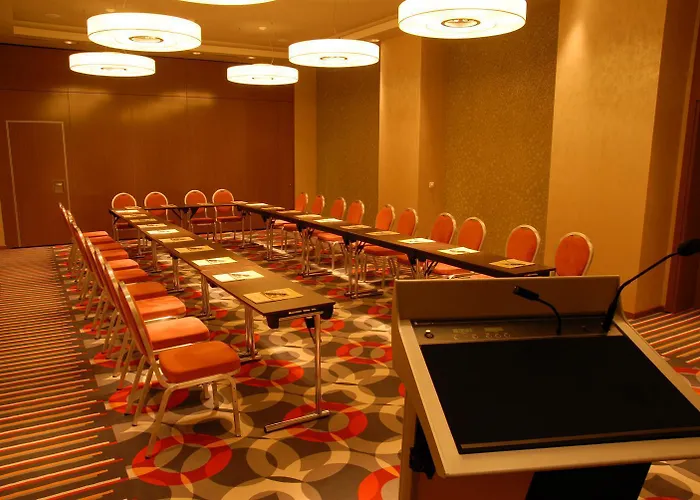 Golden Tulip Ana Dome