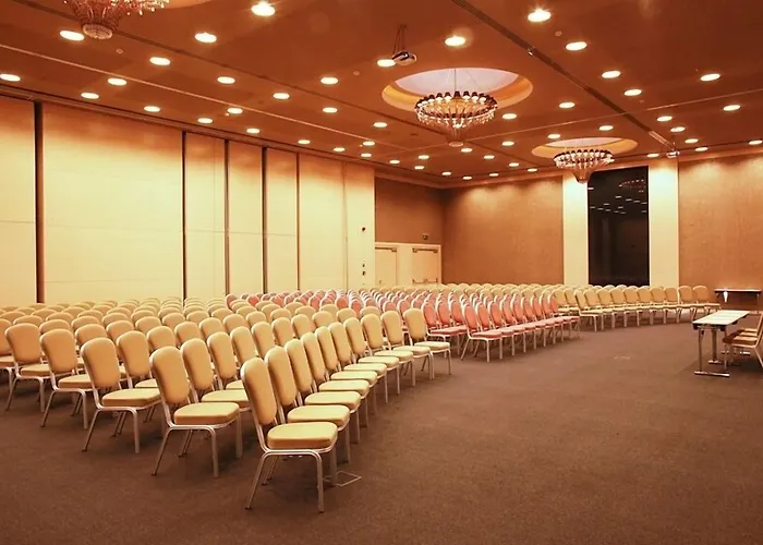 Golden Tulip Ana Dome