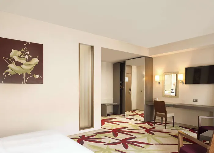 Golden Tulip Ana Dome